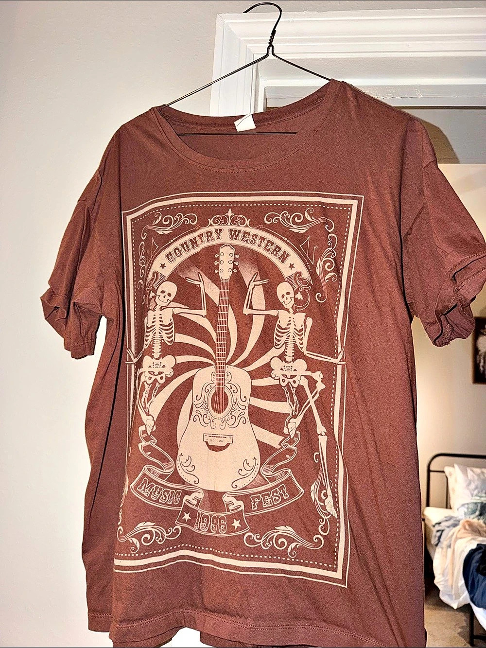 Pink by Victoria's Secret Graphic Short Sleeve Tee in Brown Size XL Like New